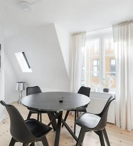 Charming And Stylish Apartment Next To Nyhavn Apartman *